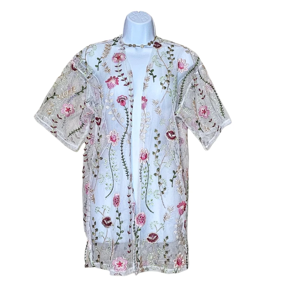 NWOT Glance Embroidered Sheer Kimono